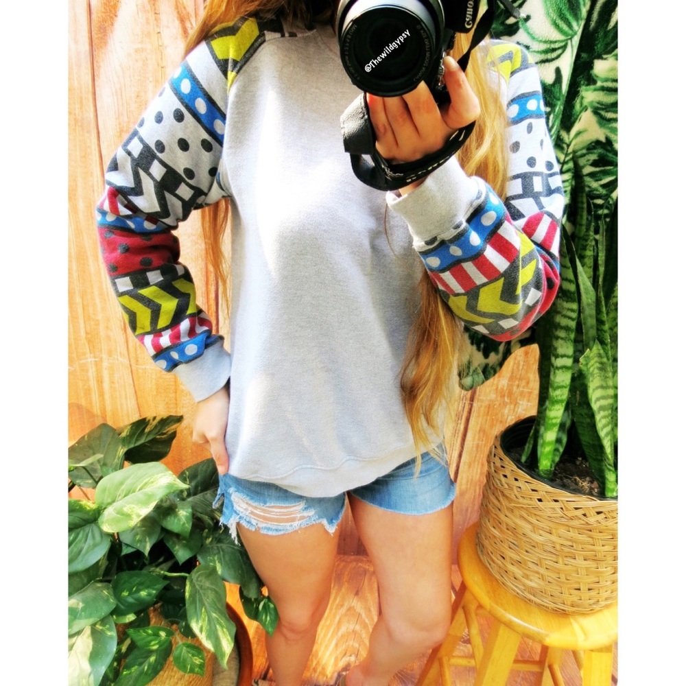 Lazy Oaf abstract sleeve popover sweater 🌜 - Picture 3 of 7